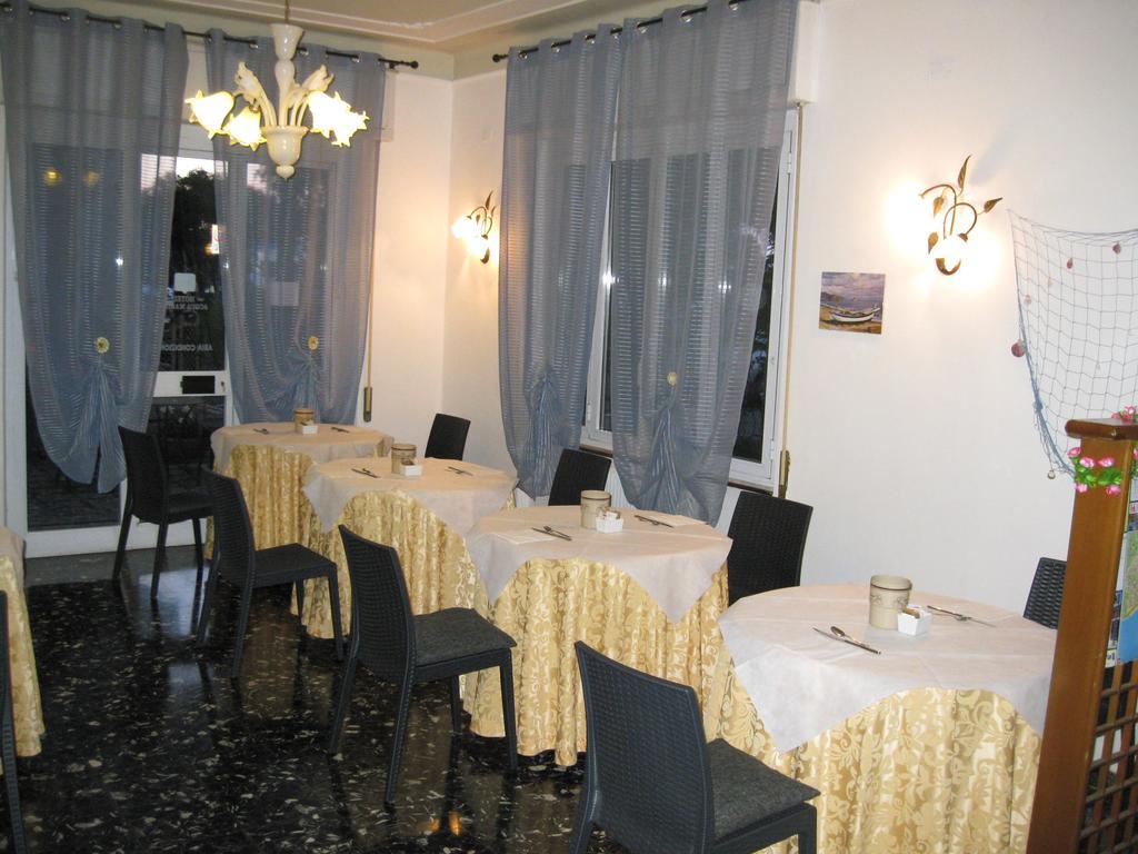 Hotel Acqua Marina Albissola Marina Exteriér fotografie