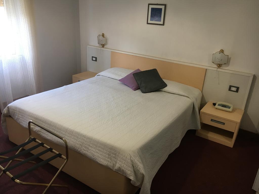 Hotel Acqua Marina Albissola Marina Exteriér fotografie